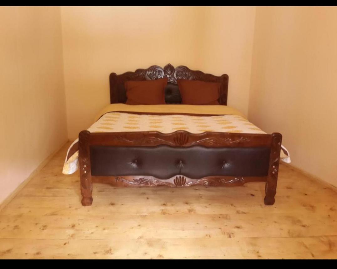 Adishi Guest House Georgia Elisabeth المظهر الخارجي الصورة
